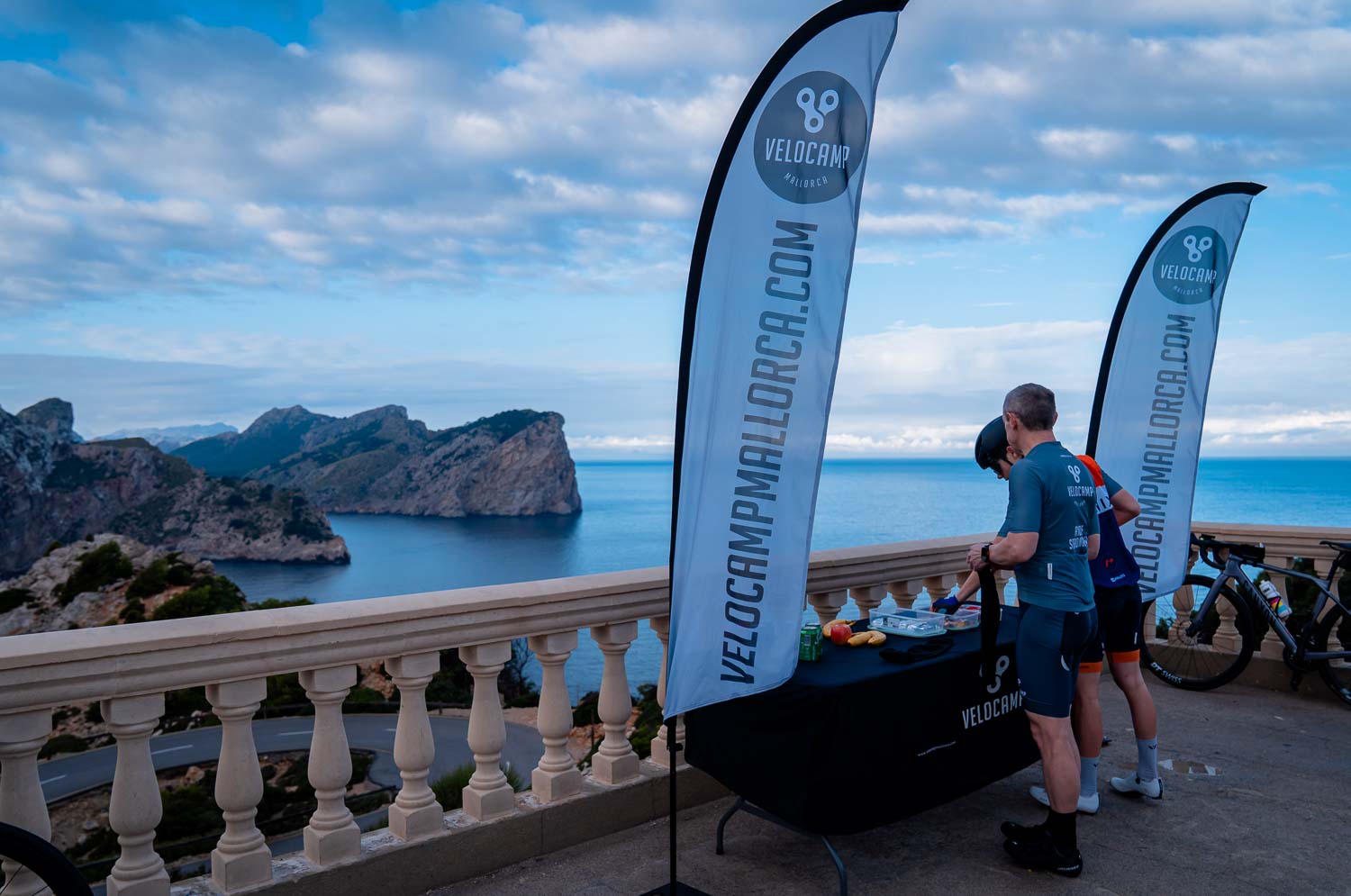 Velocamp picnic set up Formentor