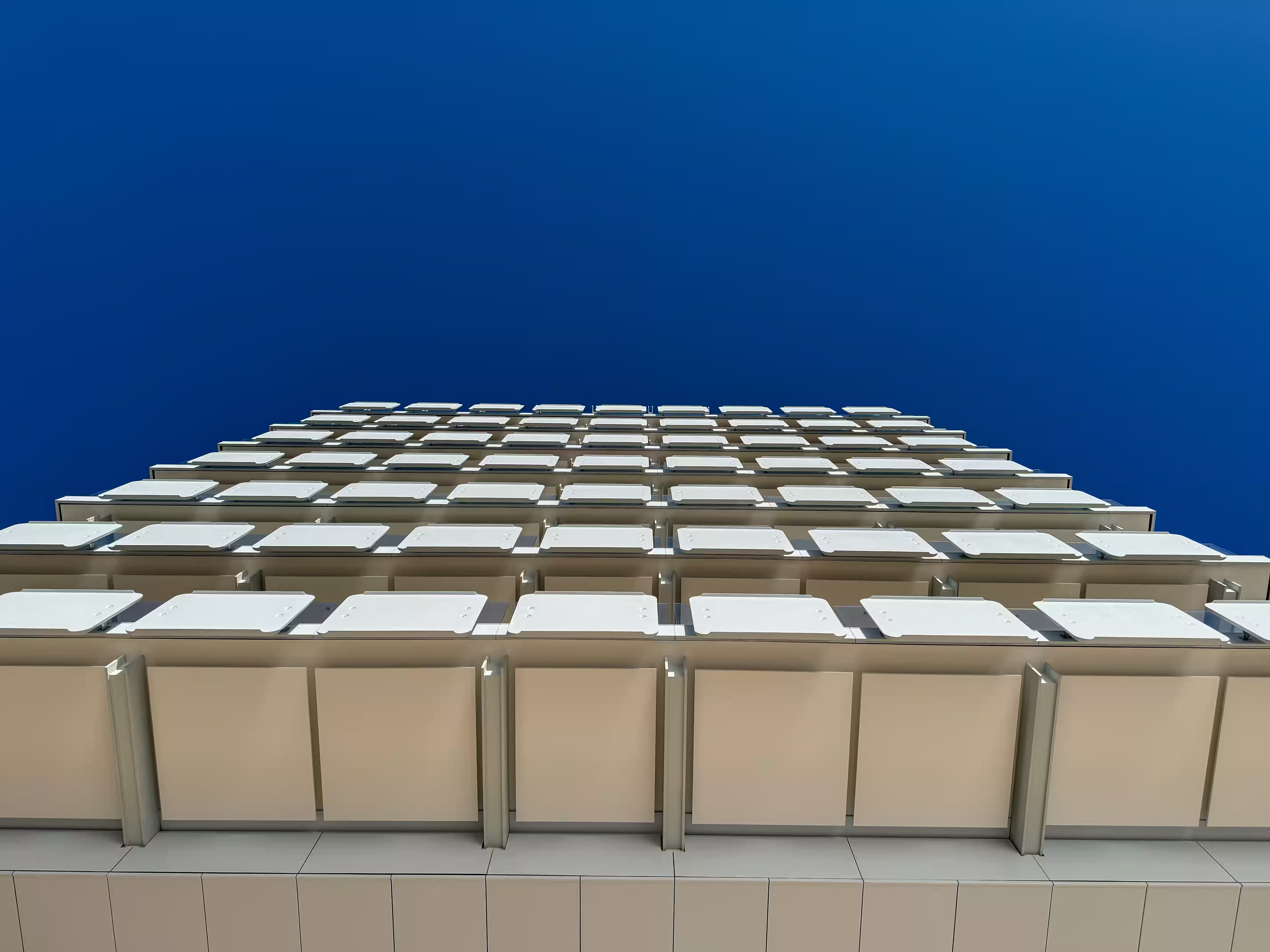 new building in Mareterra