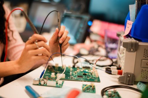 SparkCharge mobile EV charging technician providing battery powered DCFC (Level 3 EV Charging) to a Rivian R1T