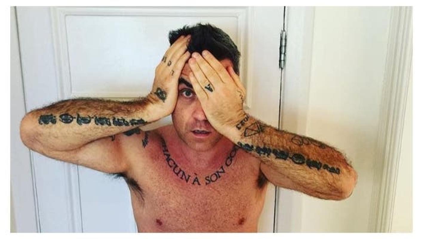 En una publicación sincera, Robbie Williams expone cómo la ansiedad social sigue marcando su vida diaria. El artículo analiza su caso para visibilizar la importancia de respetar los límites emocionales, incluso en figuras públicas.