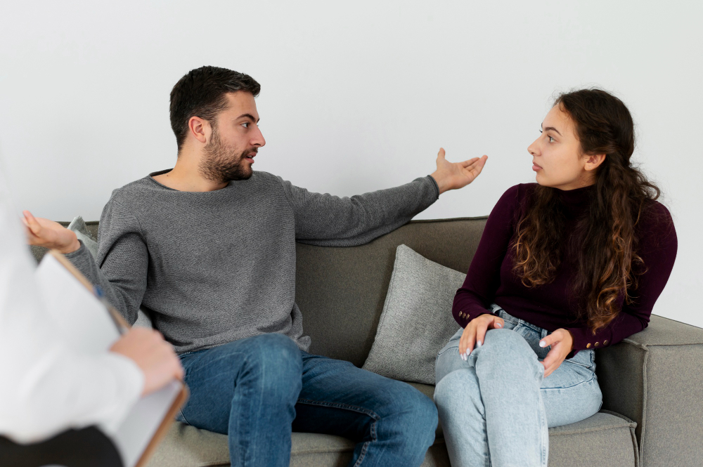 Los hábitos tóxicos en la pareja pueden destruir lentamente la confianza y el amor. Descubre cuáles son los más comunes y cómo evitarlos para construir relaciones más sanas y conscientes.