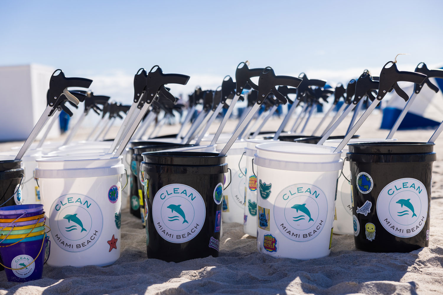Clean Miami Beach Logo Containers