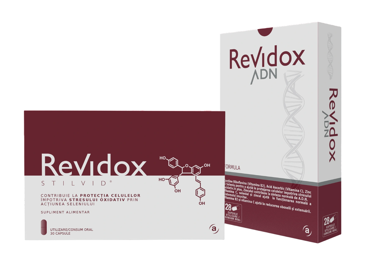Două cutii ale suplimentului alimentar Revidox, una pentru varianta StilVid (pentru protecția celulară împotriva stresului oxidativ) și una pentru varianta ADN (care conține vitamine și minerale pentru protecția celulară, sinteza ADN și funcționarea sistemului imunitar).