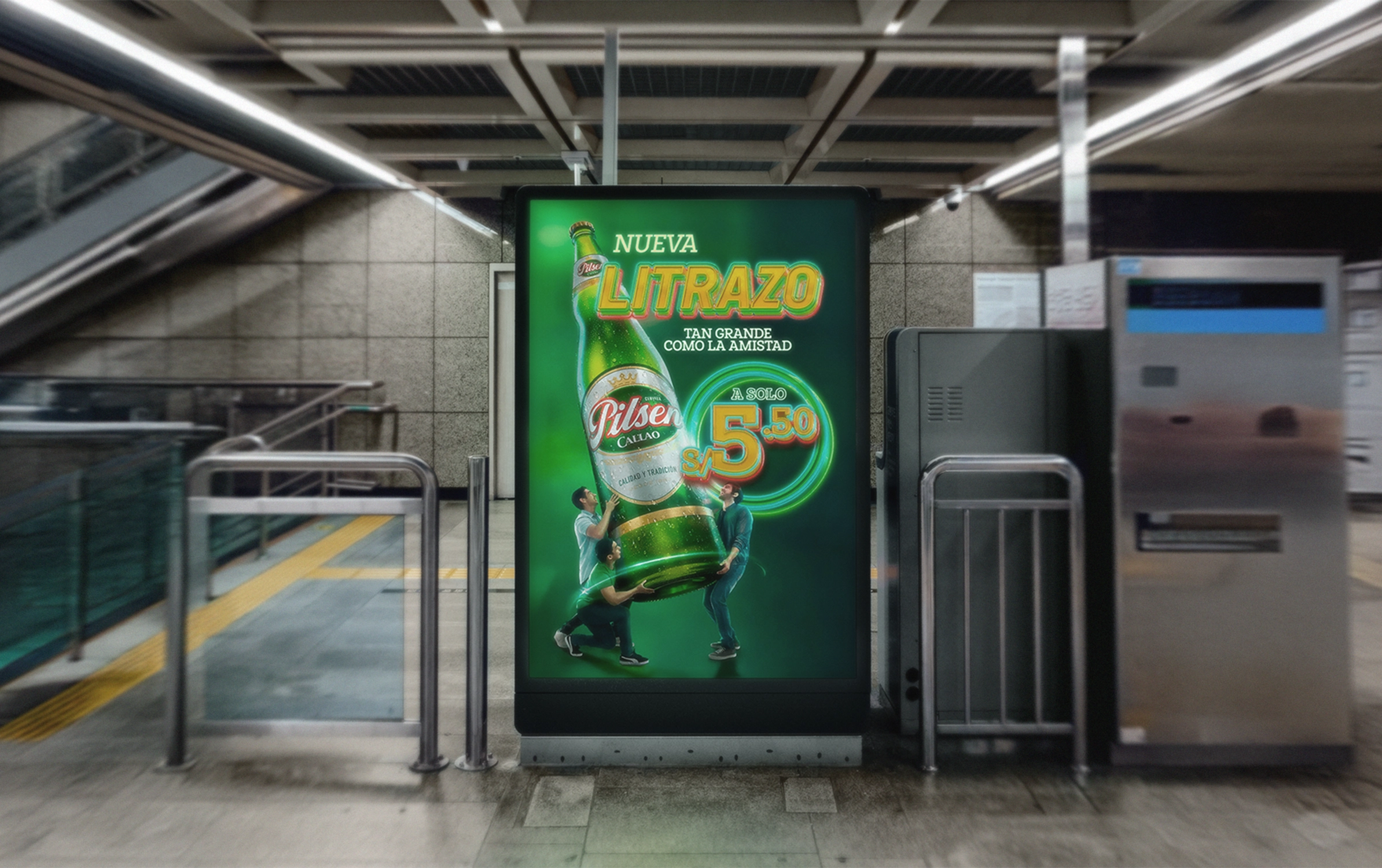 Subway station advertisement showing three men lifting an oversized bottle of Pilsen Callao beer with text highlighting a new large size available for 5.50 soles.