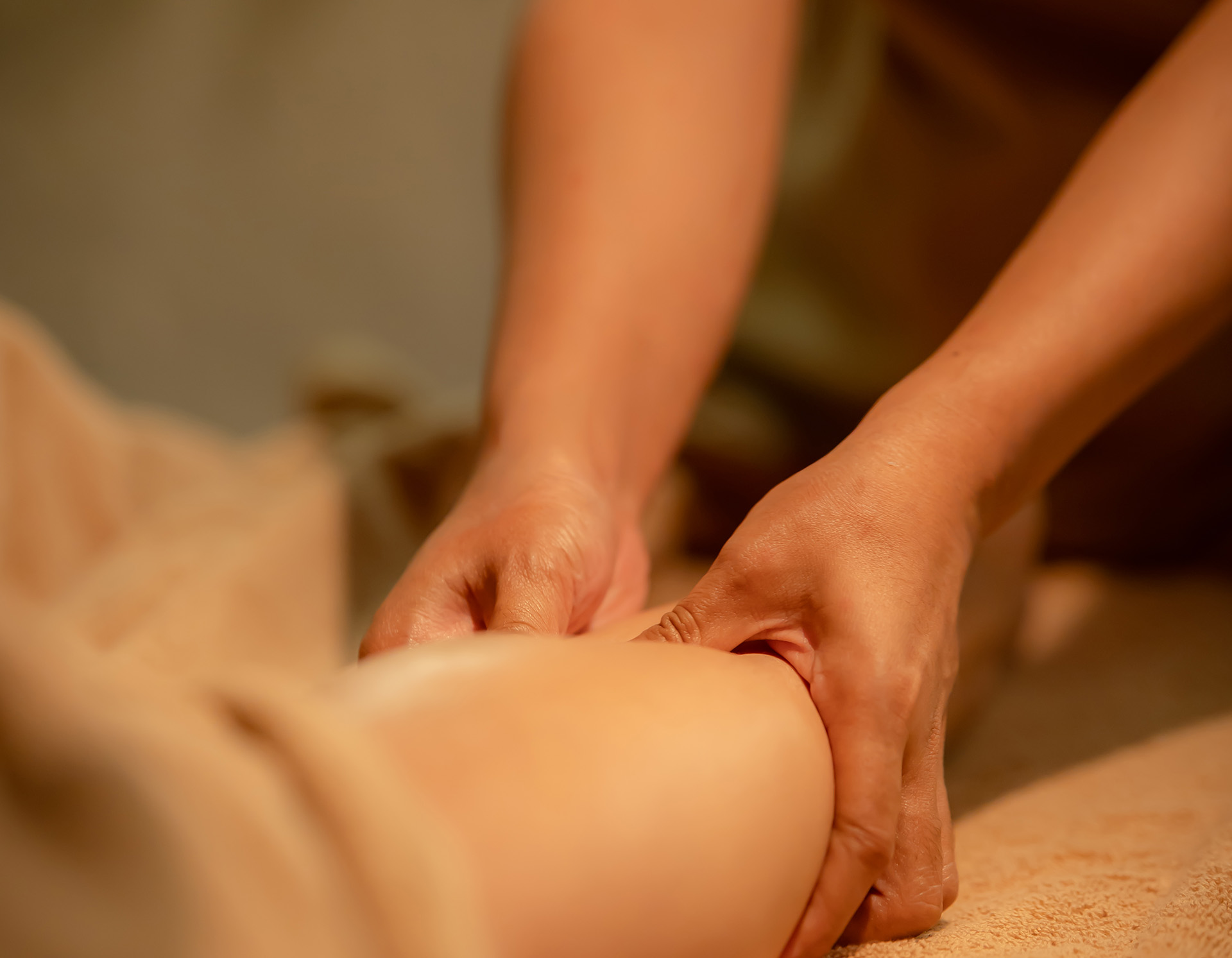 Deep Tissue Massage in Dubai: Release Tension and Recharge