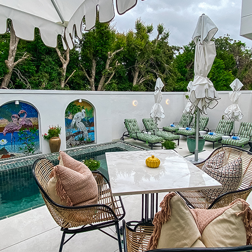 le petit manoir outside area