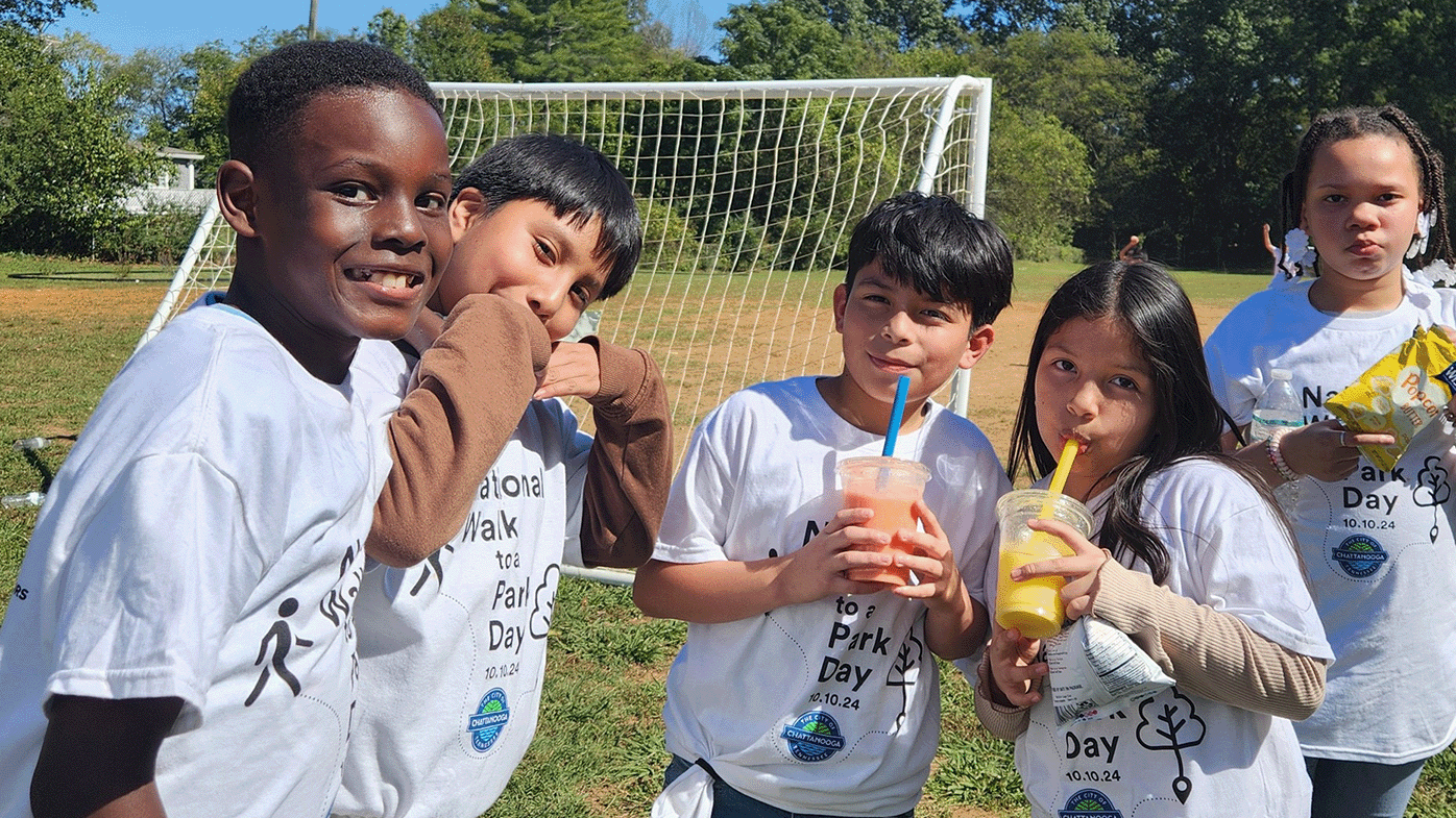 Children drinking smoothies