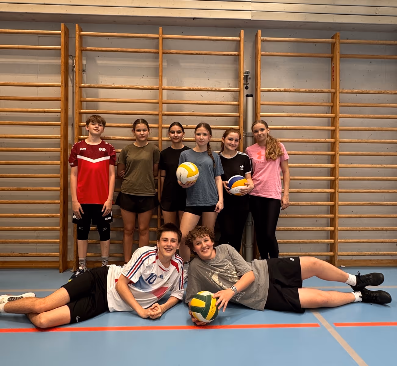Freifach Volleyball: spannende Ballwechsel und viel Teamgeist