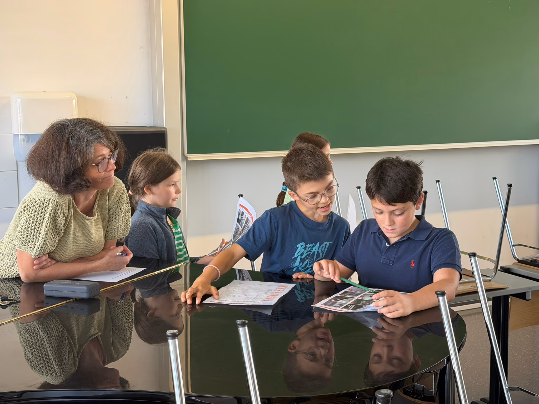 Schnitzeljagd der ersten Klassen – spaßig die Schule kennenlernen 