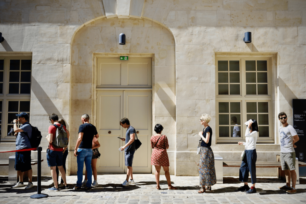 Customer service long wait times