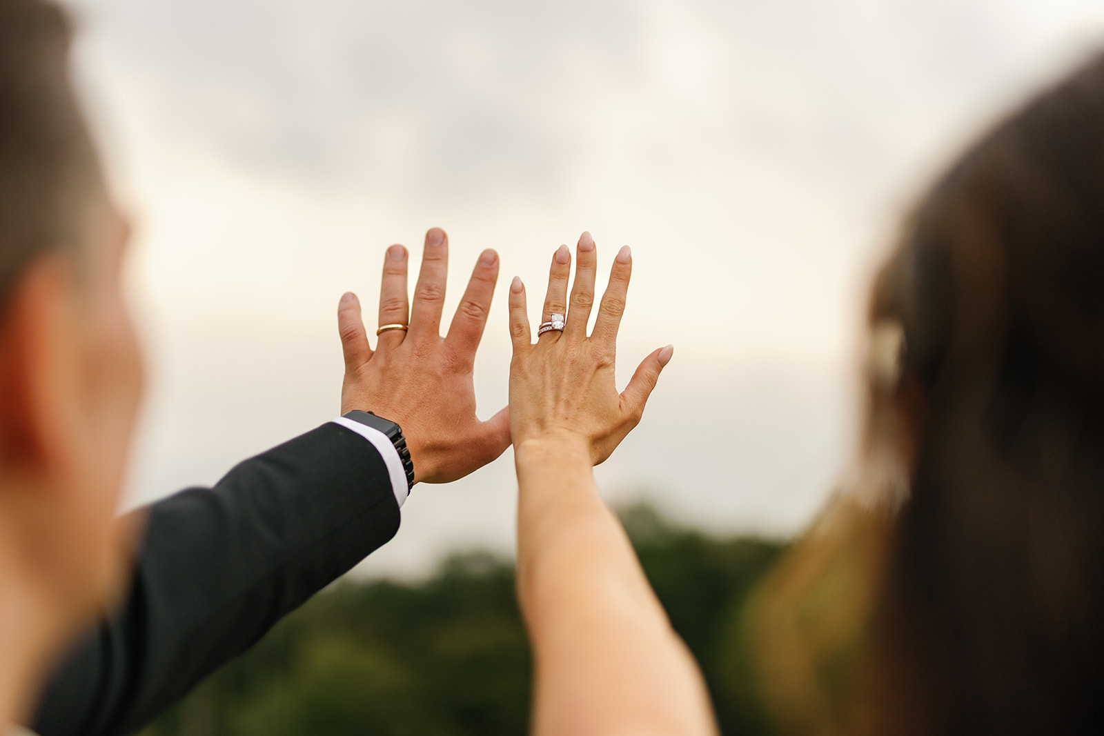 Bride with horse and carriage at Satolah Creek Farm wedding venue in North Gerogia