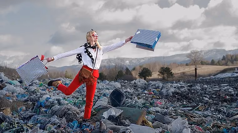 Toxic materialism – 6 reasons why it makes you unhappy