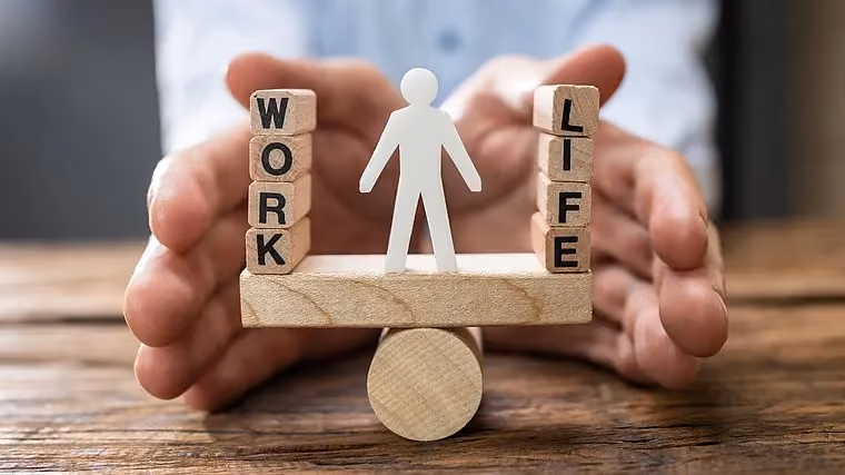 How to support employees’ mental health in difficult times?