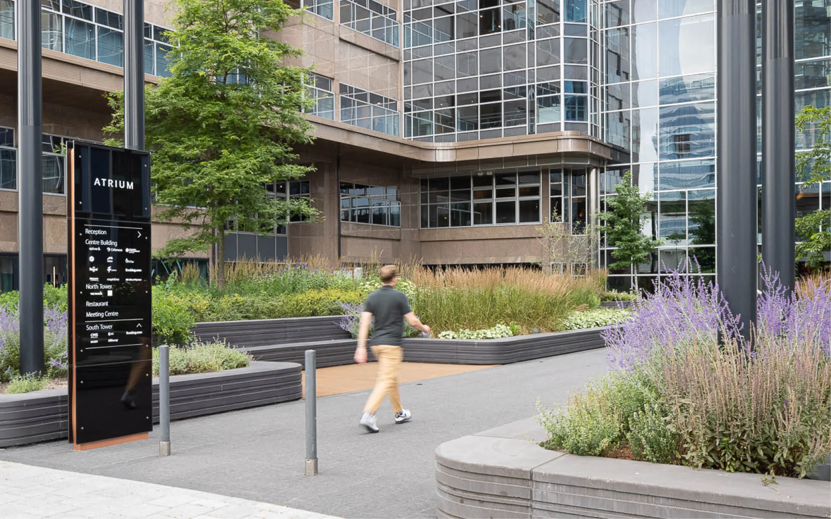 Exterior totems are a visitor’s first encounter with the ATRIUM brand. Atrium service starts here with eye-catching but elegant branding, including clear indications for car and bike parking.