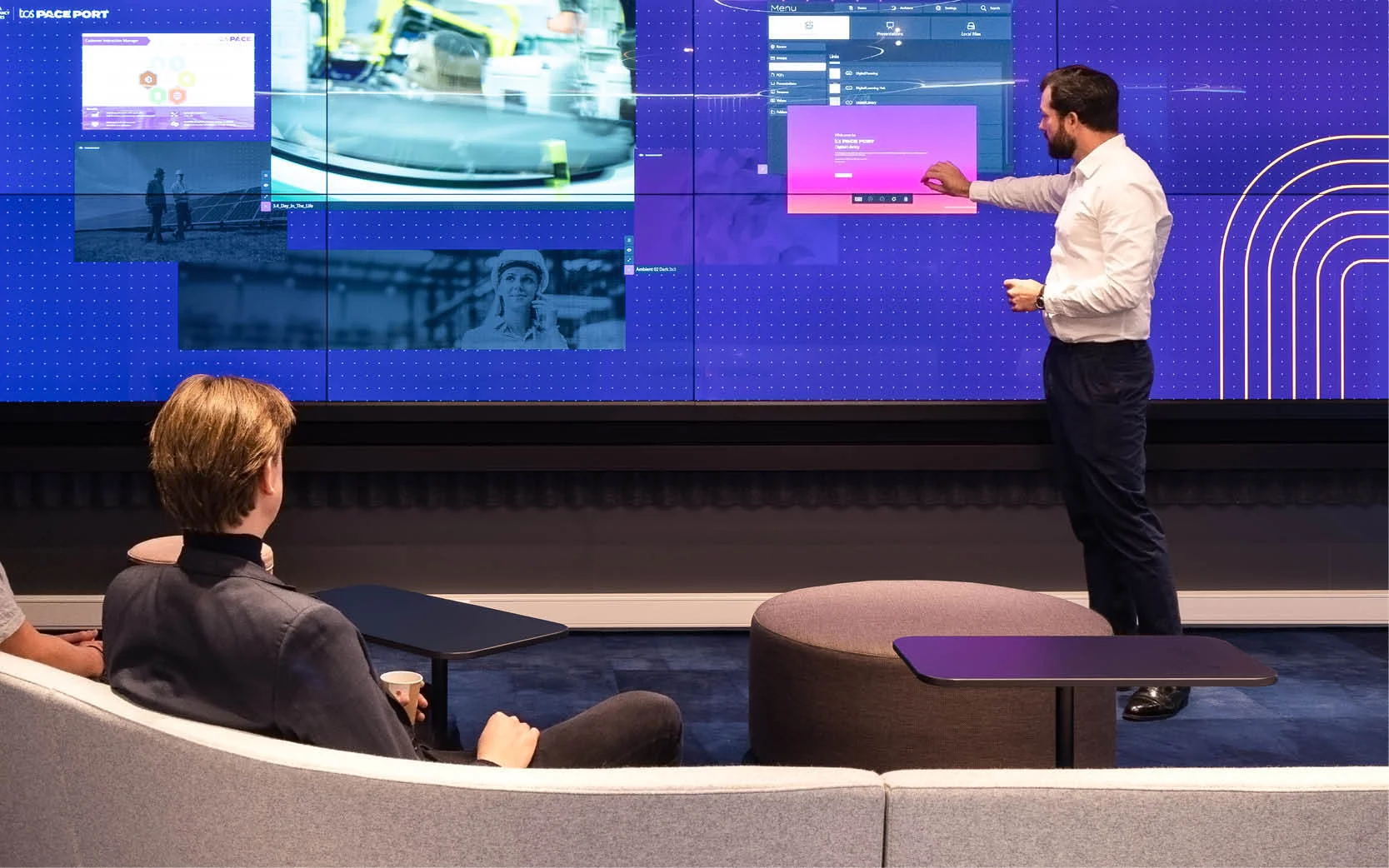 A premier, immersive presentation zone where guests are invited to explore possibilities about their industry. Demonstrations are presented here as the first step of any engagement in the center.
