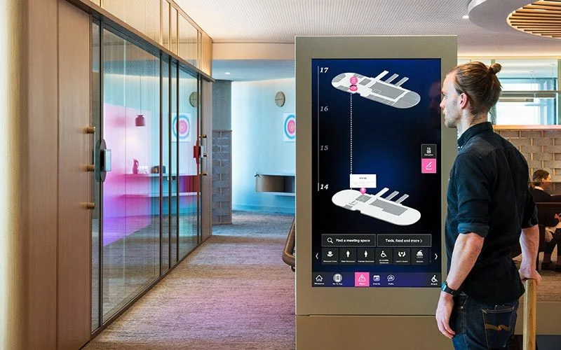 Next generation digital totems bring interactive maps, events and polls to life. Predicative logic: The user is automatically directed to their meeting room as Media Fountain cross-checks the time and meeting calendar.