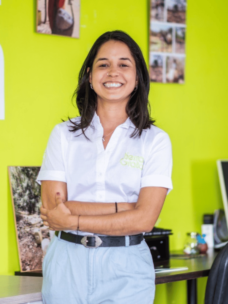 jennfer_colpas-tierra_grata-propel