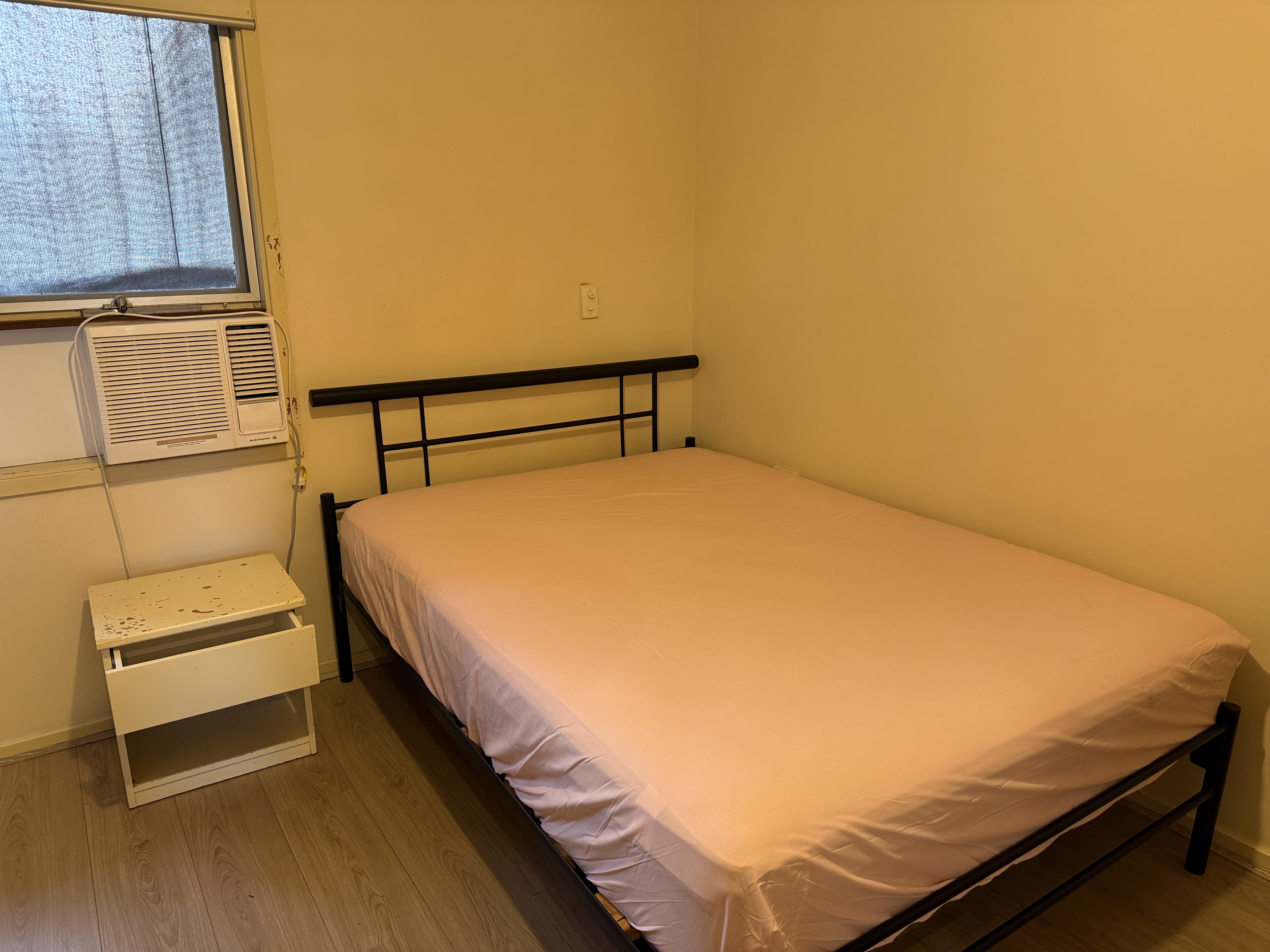 Room 3_Elizabeth Park_Bed – Image from Iris Property Management.