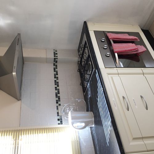 Murray Bridge share house Kitchen Bench and Stove shared space