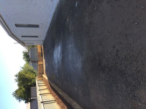 Murray Bridge share house Driveway shared space