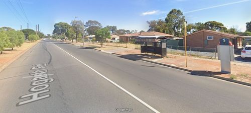 Bus Stop 56 Hogarth Rd - North side in Elizabeth Grove