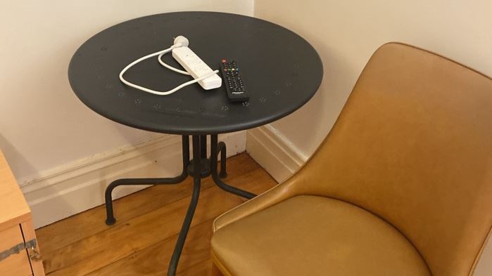 Murray Bridge share house Desk and Chair