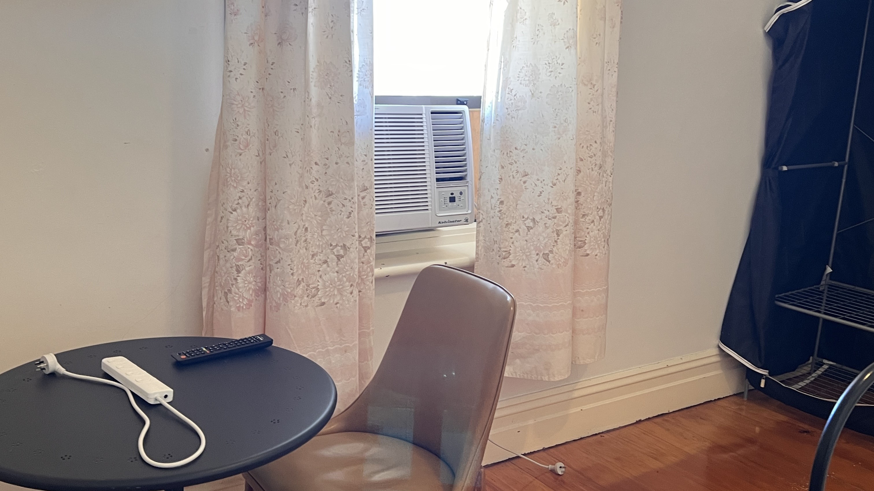 Murray Bridge share house Bedroom Layout (Window View)