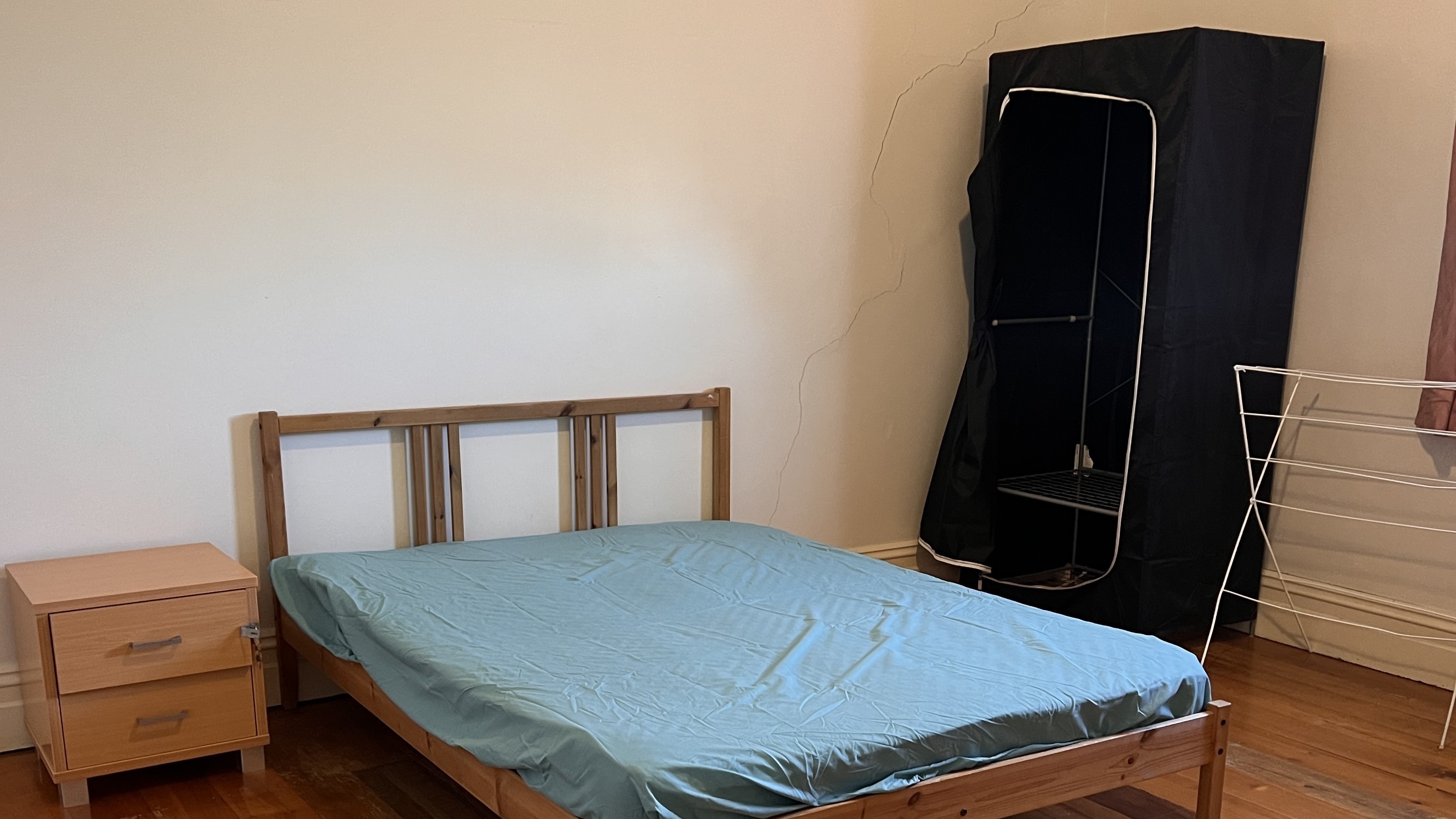 Murray Bridge share house Bedroom Layout Bed Bedside Table