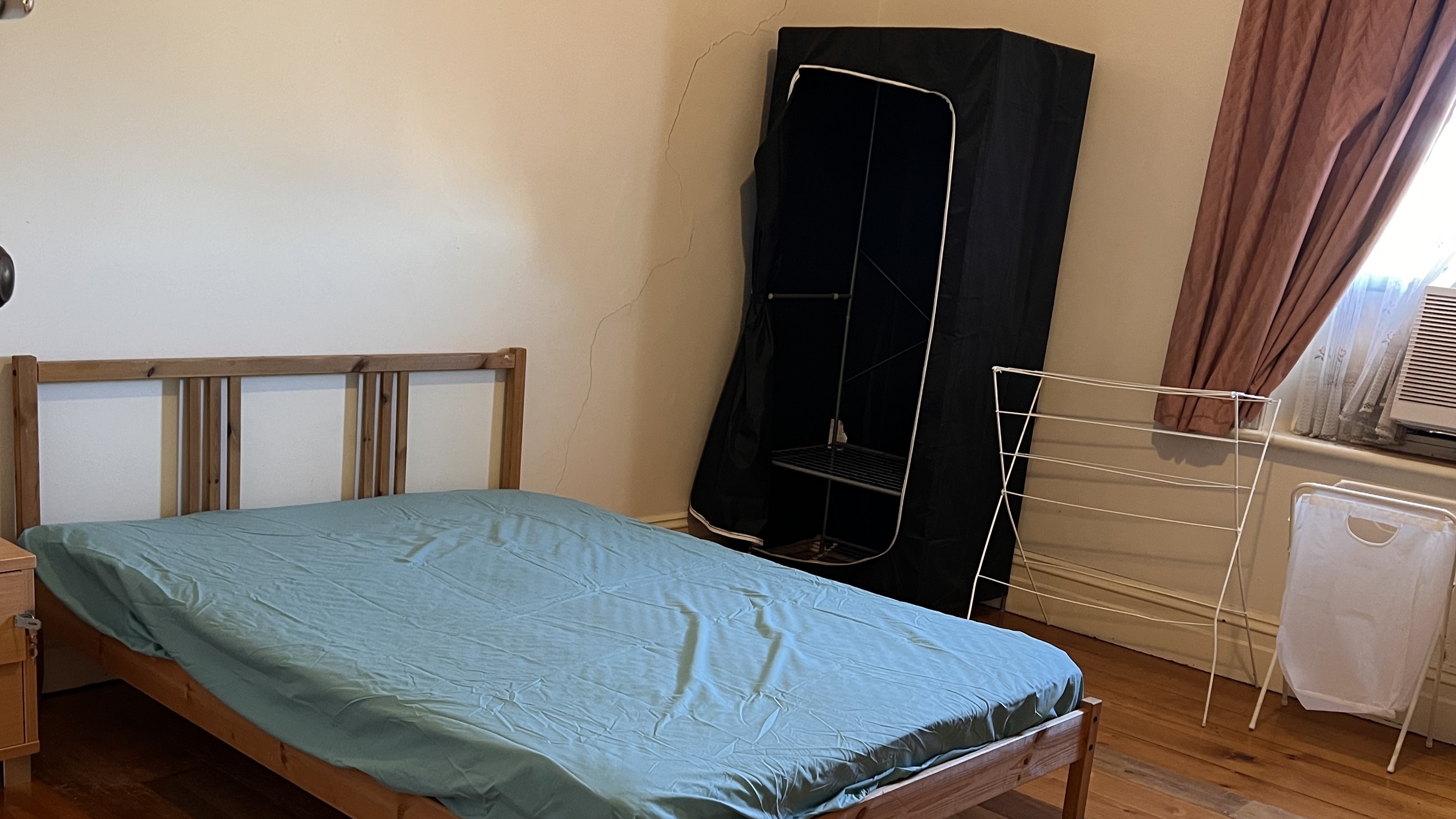 Murray Bridge share house Bedroom Layout (Window View)