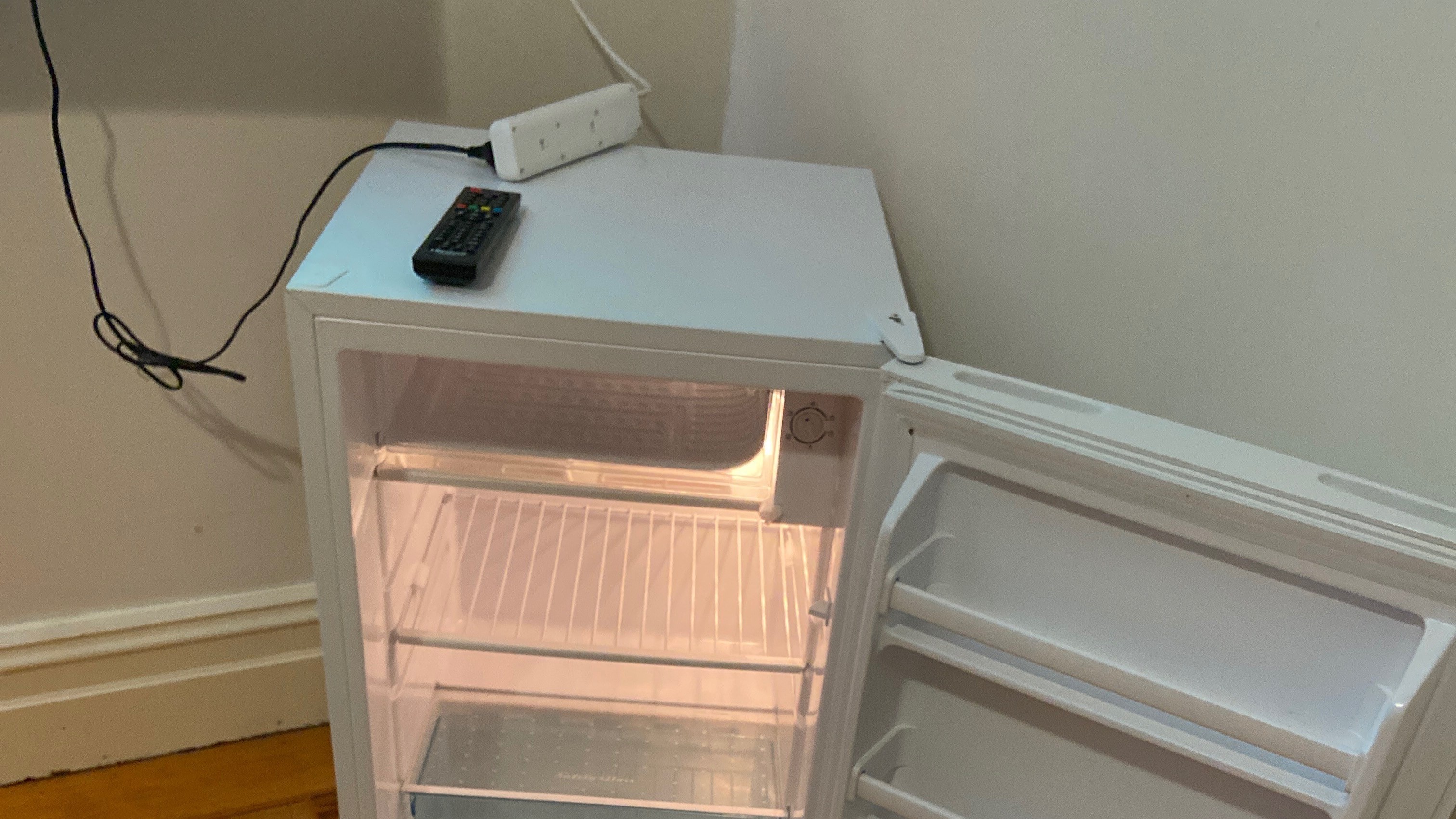 Murray Bridge share house Bar Fridge