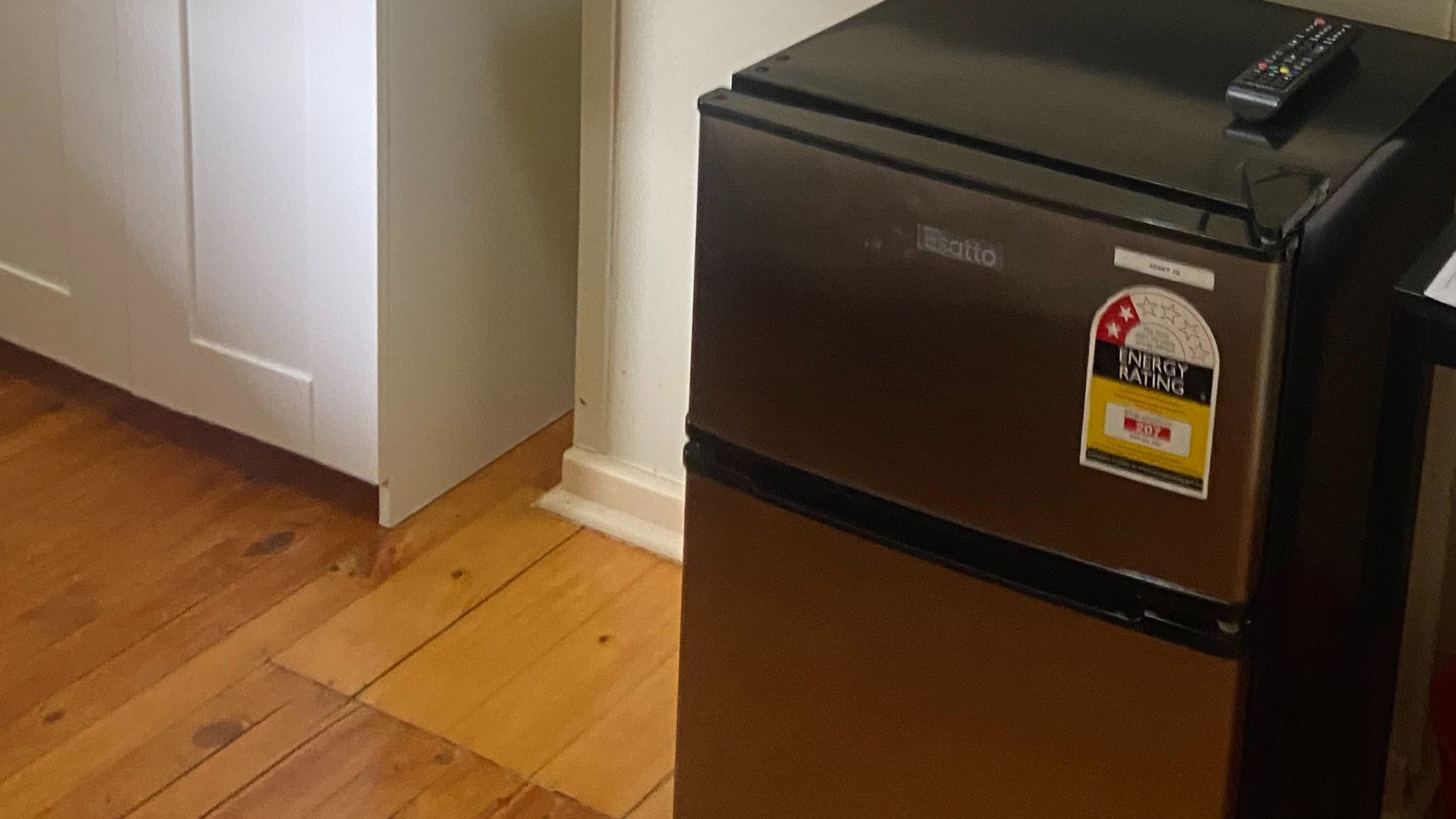 Elizabeth Grove share house Bar Fridge