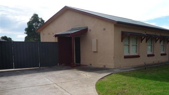 "Elizabeth Grove share house Front of   House shared space"
