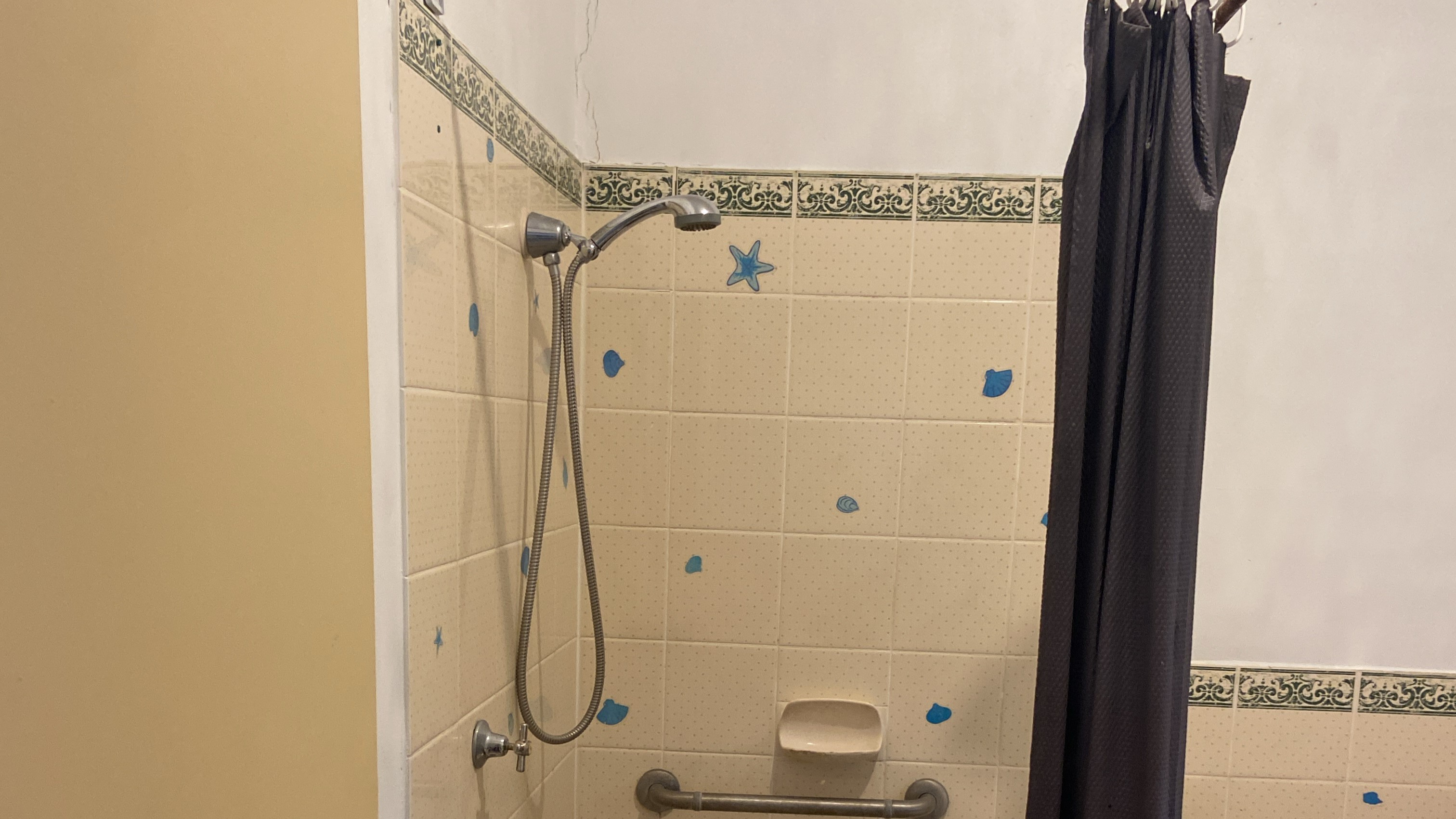 Elizabeth Grove share house Bathroom Shower Area shared space