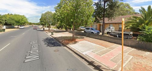 Stop 72 Midway Rd - West side in Elizabeth Downs