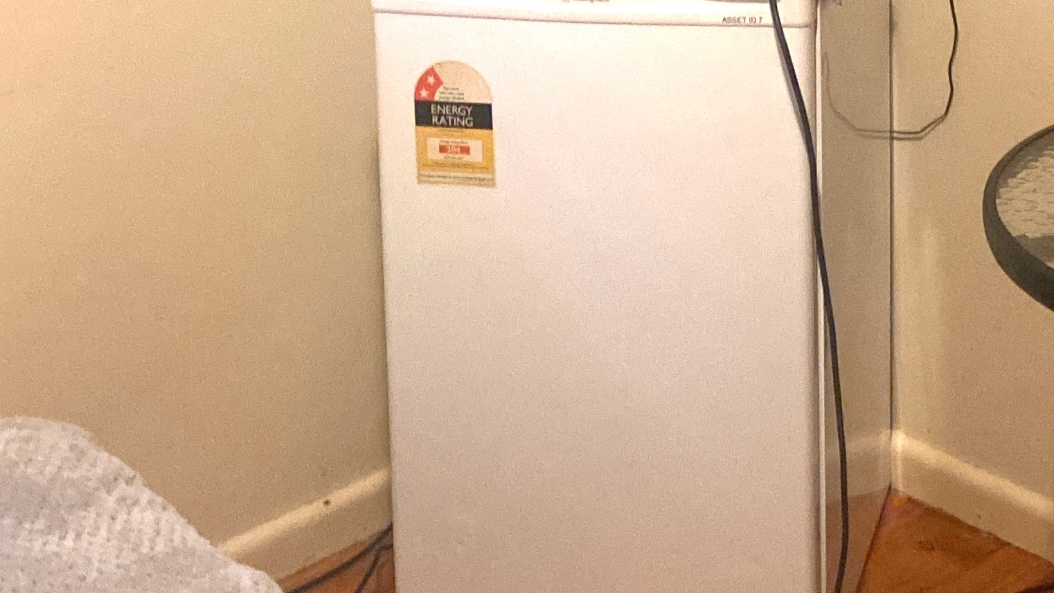 Elizabeth Downs share house Bar Fridge