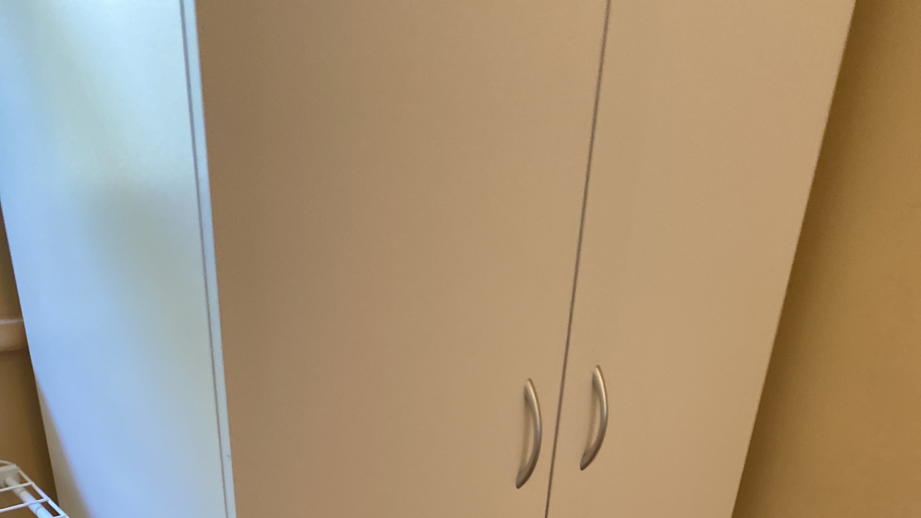 Salisbury Downs share house Wardrobe Storage