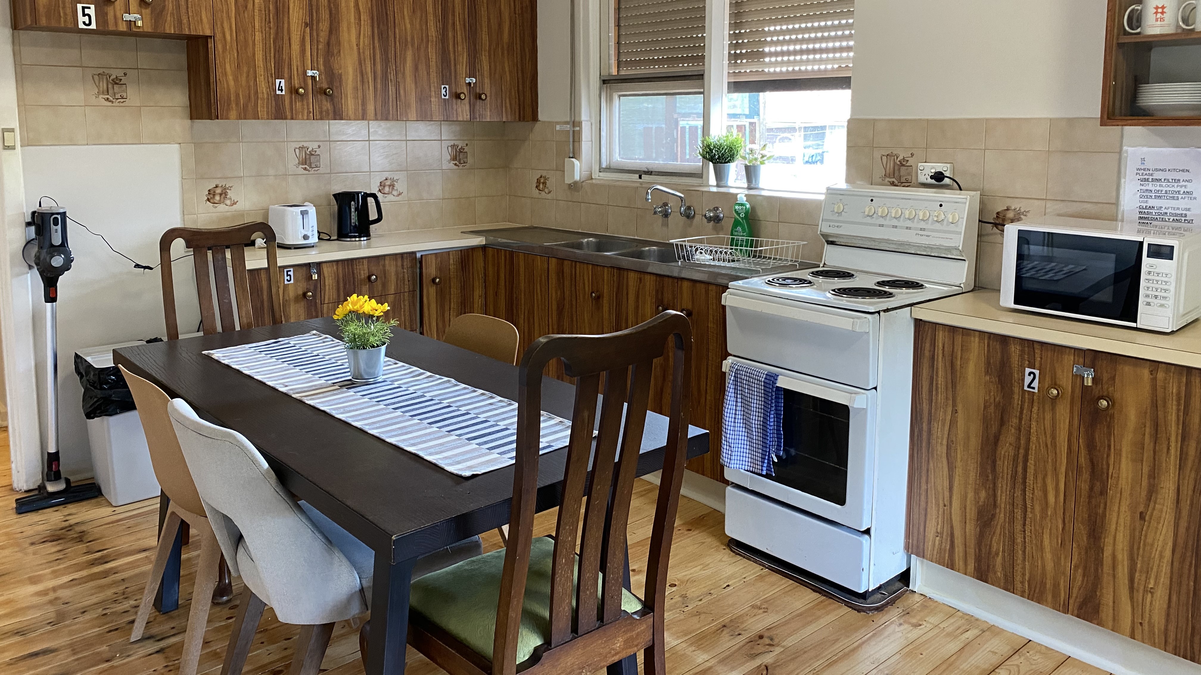 Para Hills West share house Shared Kitchen and Dining Area shared space