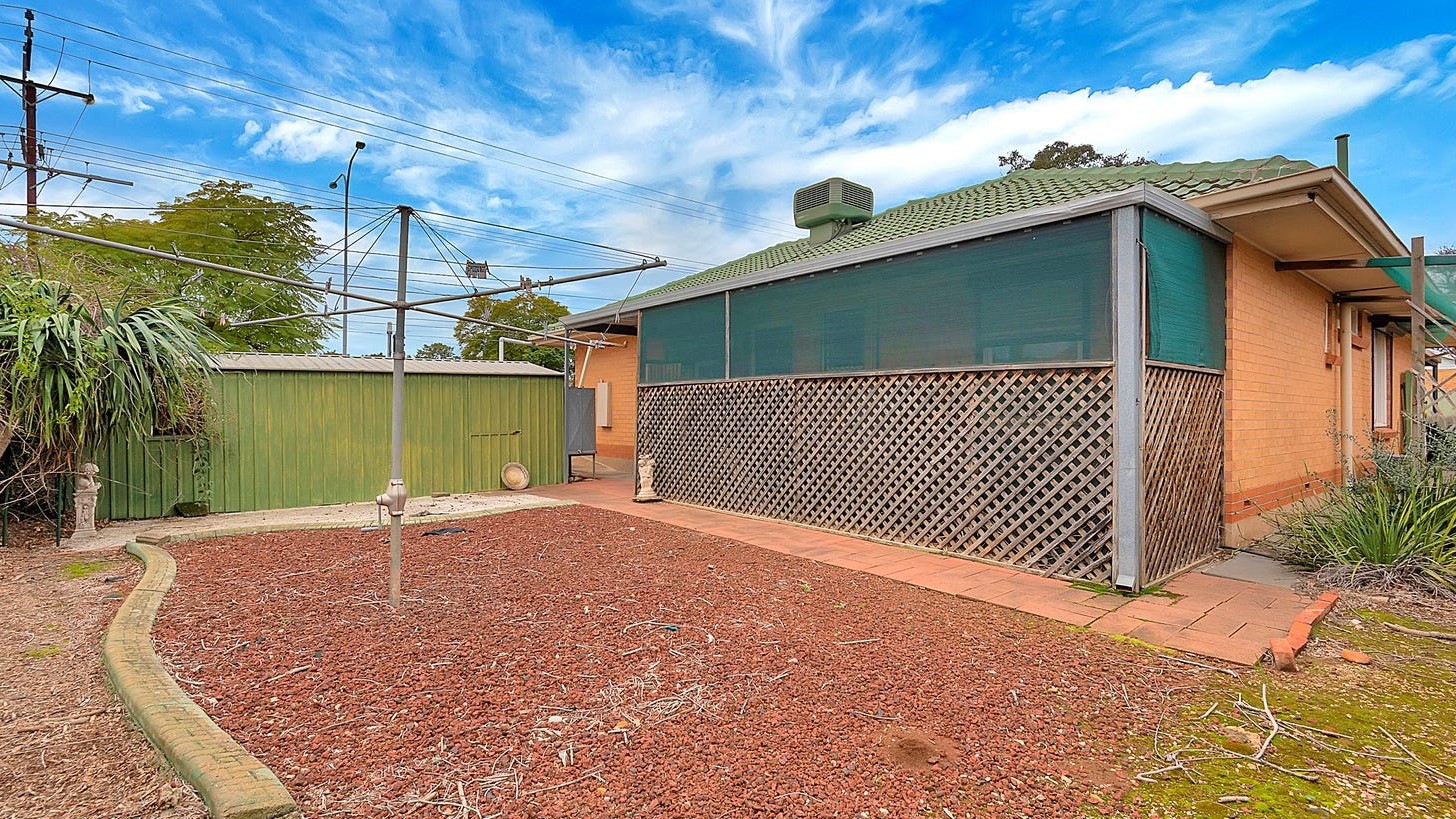 Para Hills West share house Backyard shared space