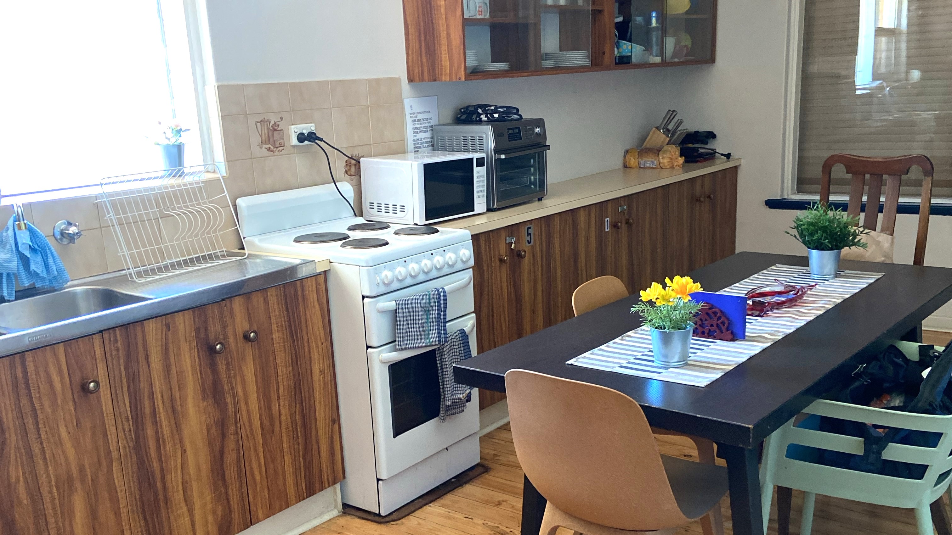 Para Hills West share house Shared Kitchen (Stove and Appliances) shared space