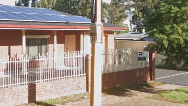 Bus stop 43C on McIntyre Rd in Para Hills West