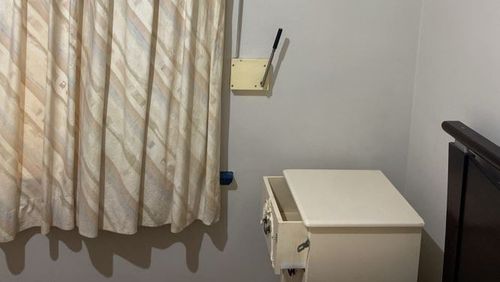 Para Hills West share house Window and Curtains