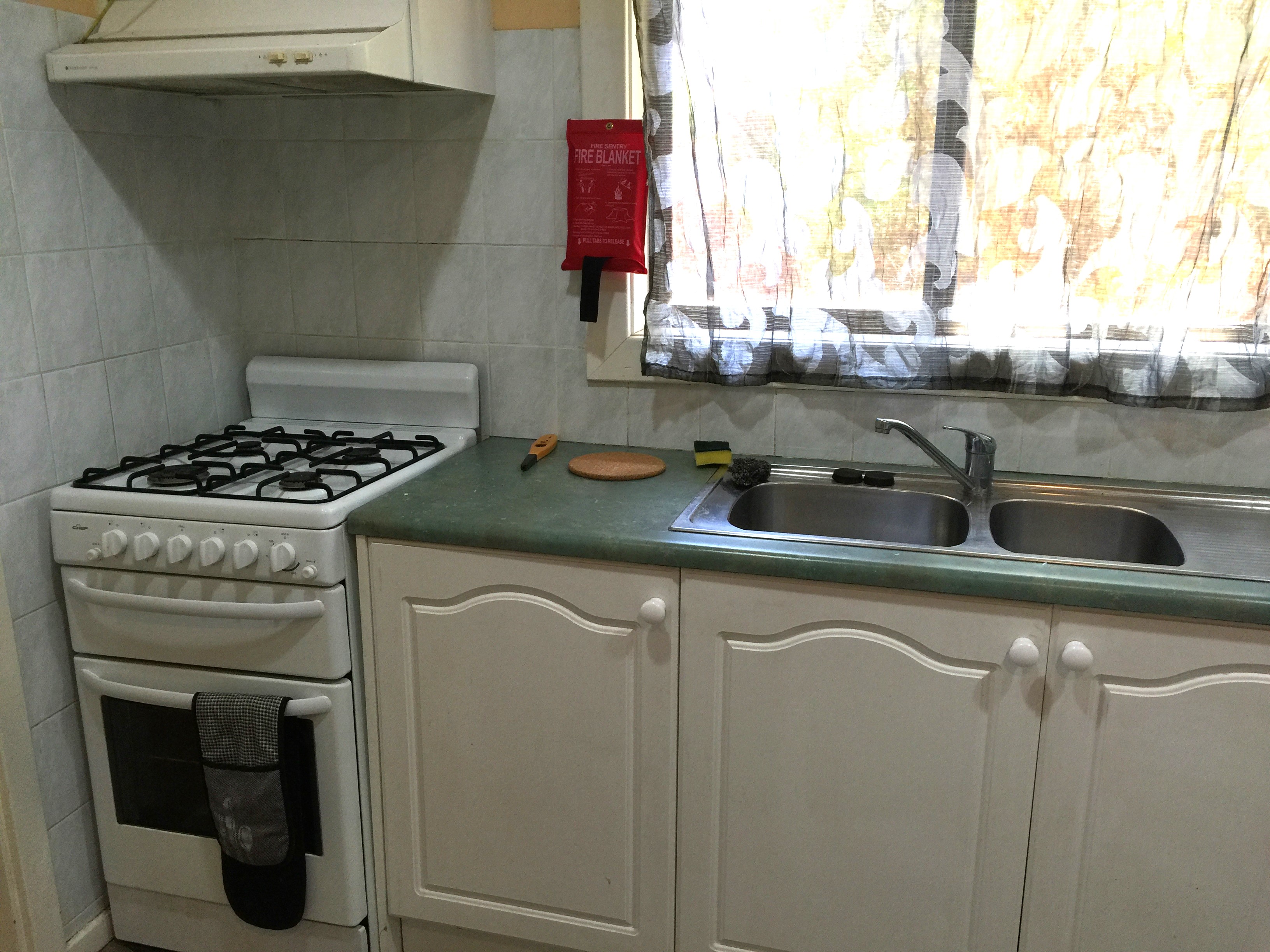 Christies Beach share house Shared Kitchen (Stove and Sink) shared space