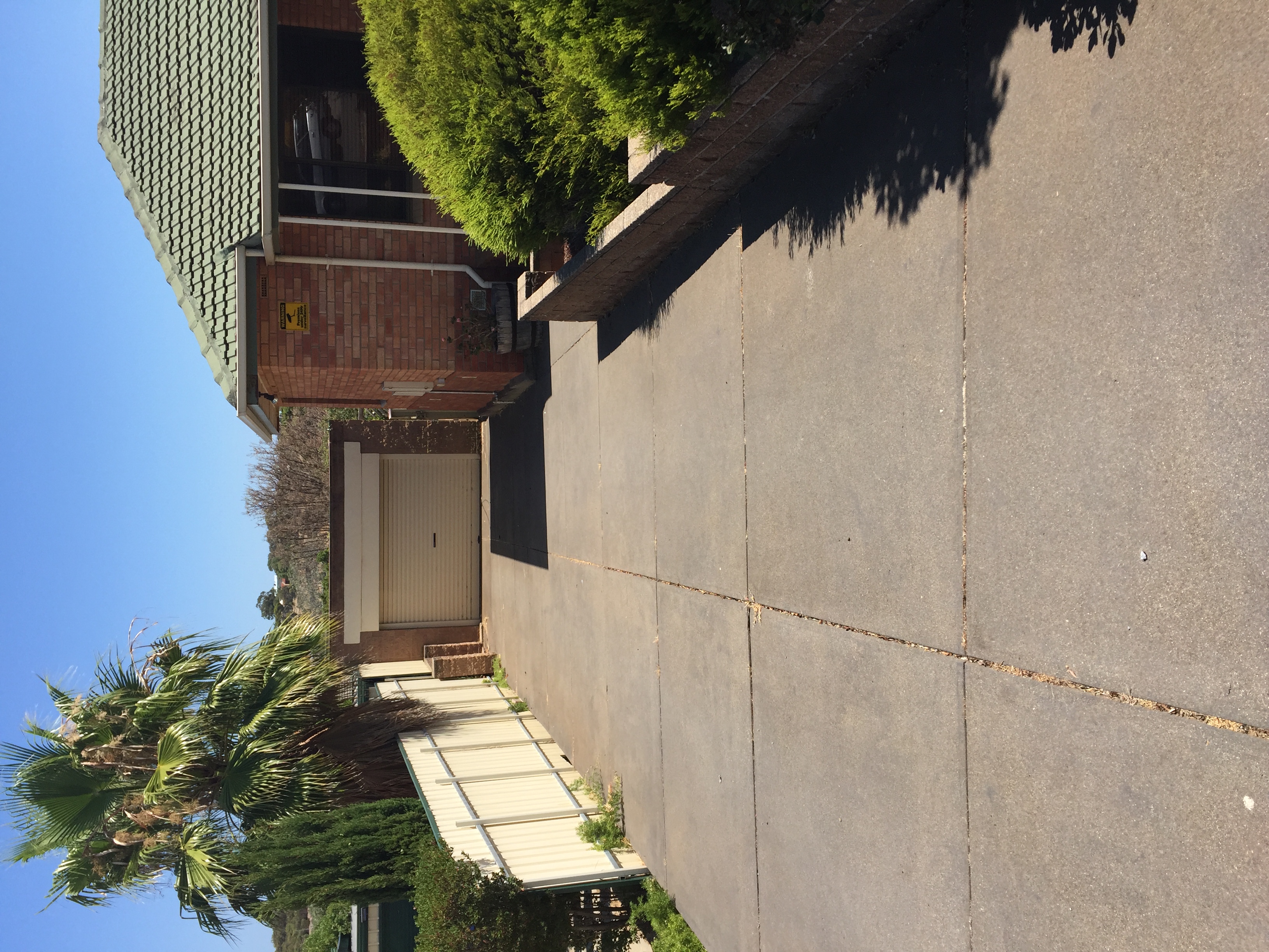Christies Beach share house Driveway and Front Access shared space