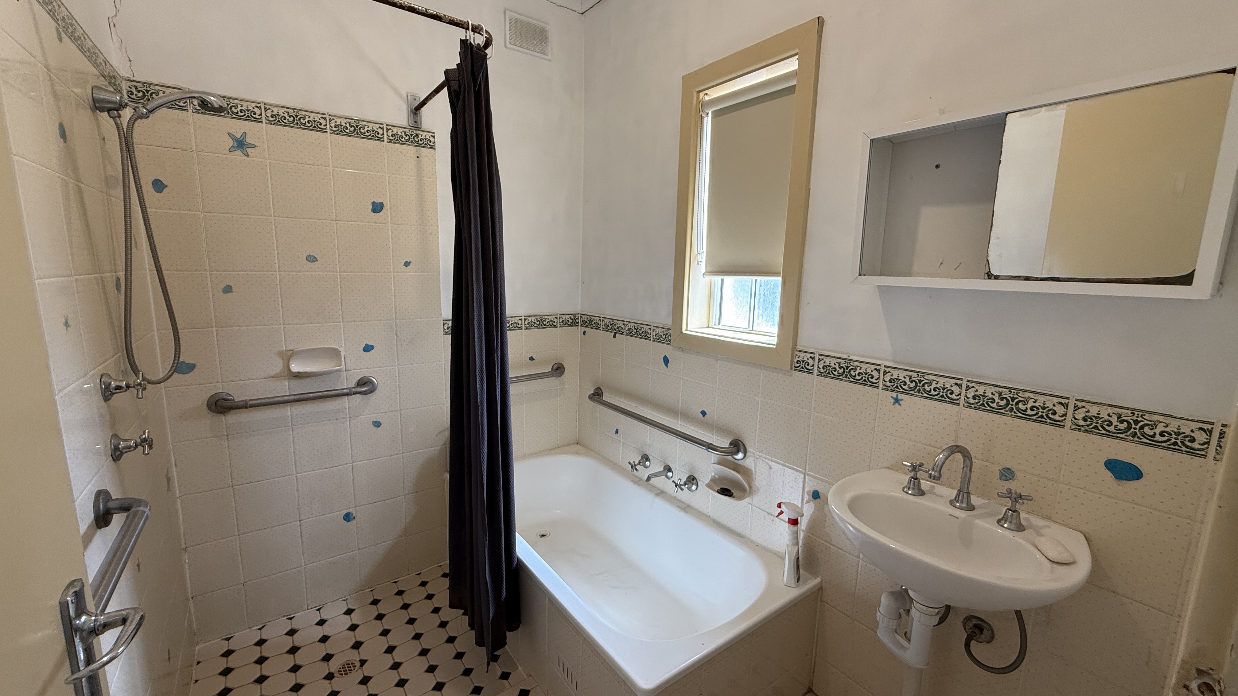 Elizabeth Grove share house Bathroom Shower Area shared space