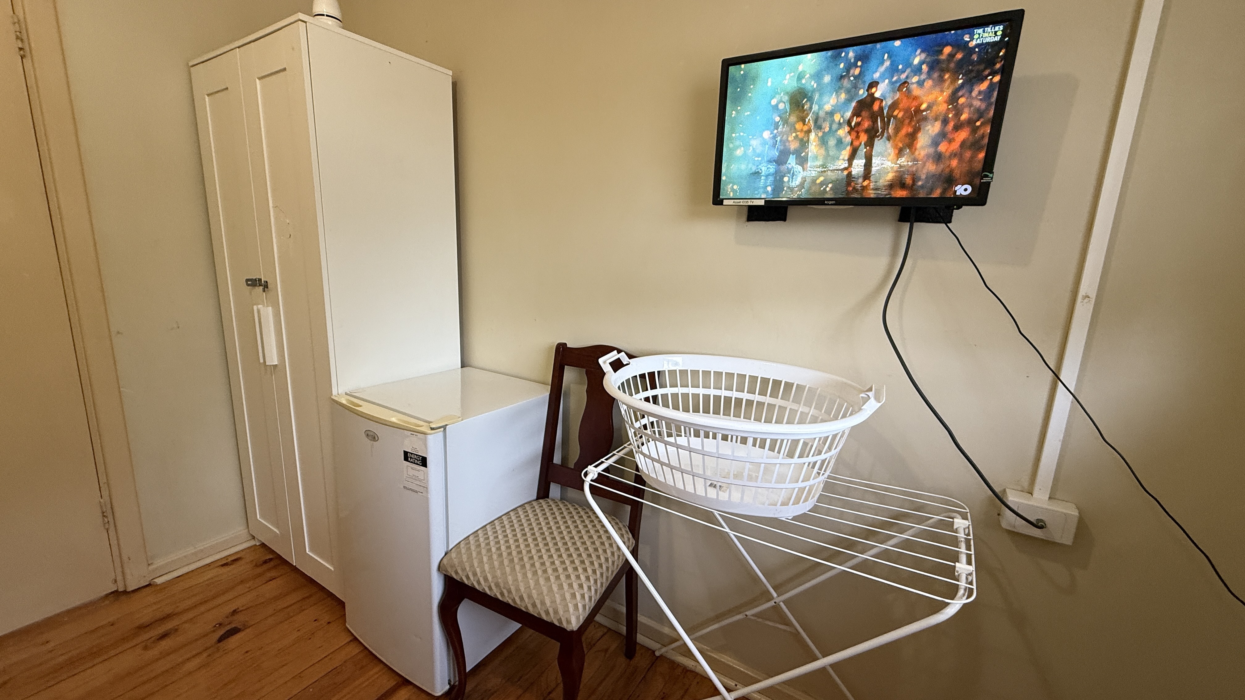 Elizabeth Grove share house Bedroom Layout Bed Air Condition TV Bridge