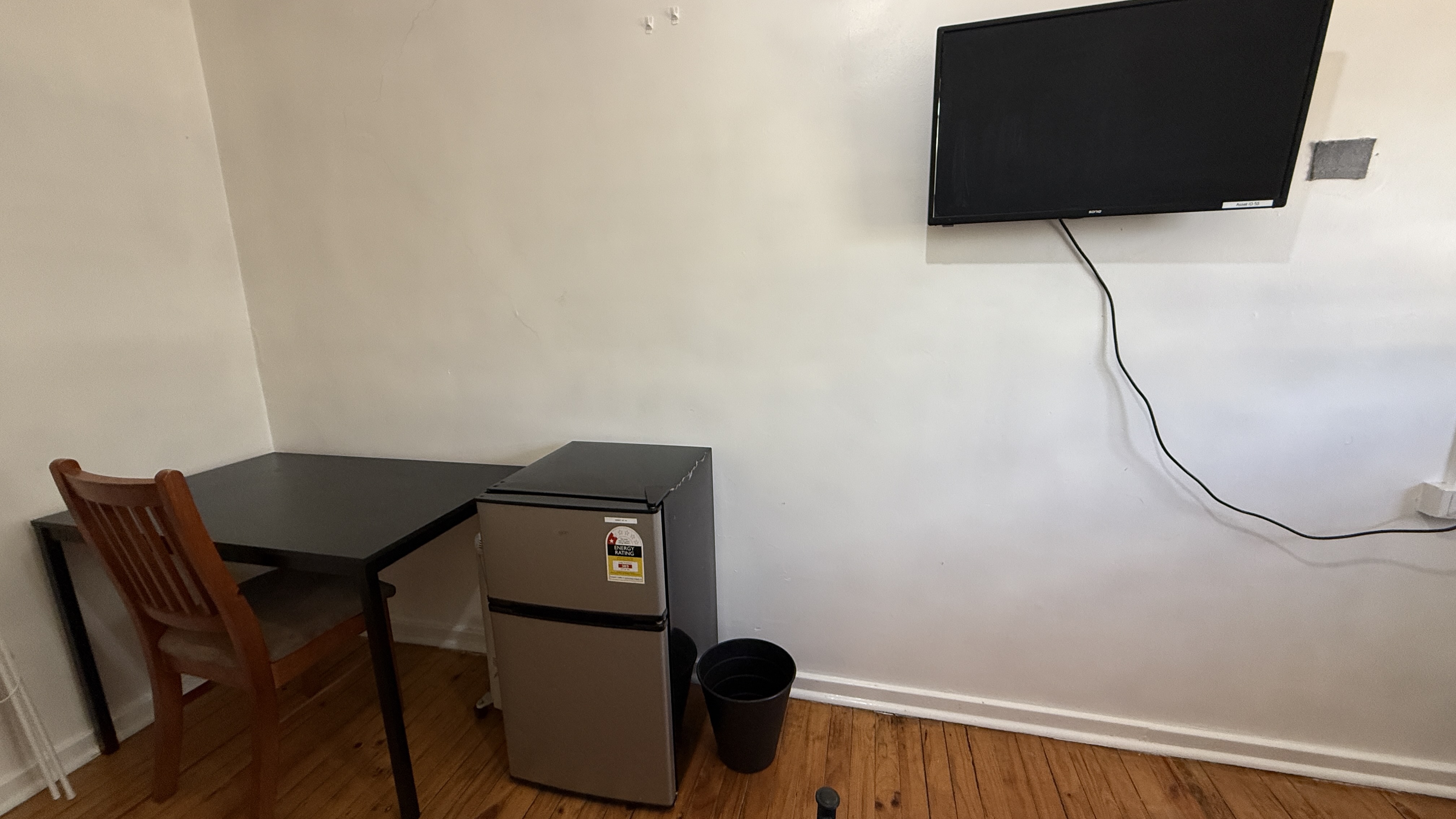 Elizabeth Grove share house TV Wall Mount Fridge Desk