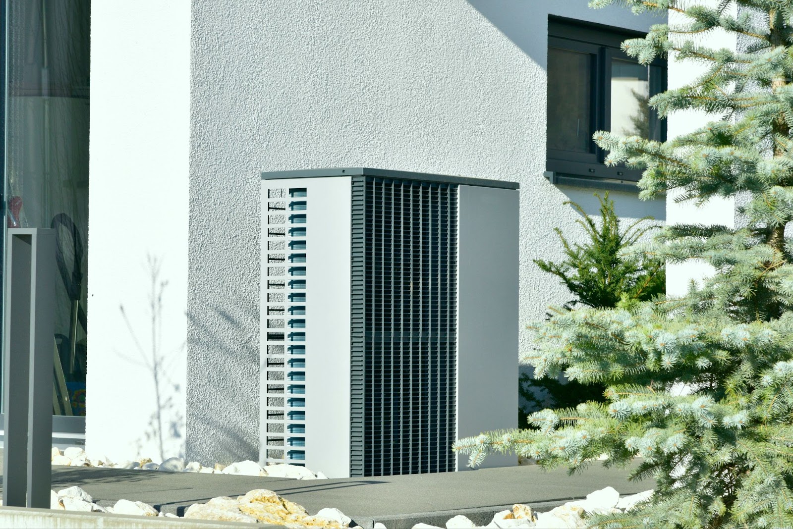 Eine Wärmepumpe mit Schalldämmungshaube