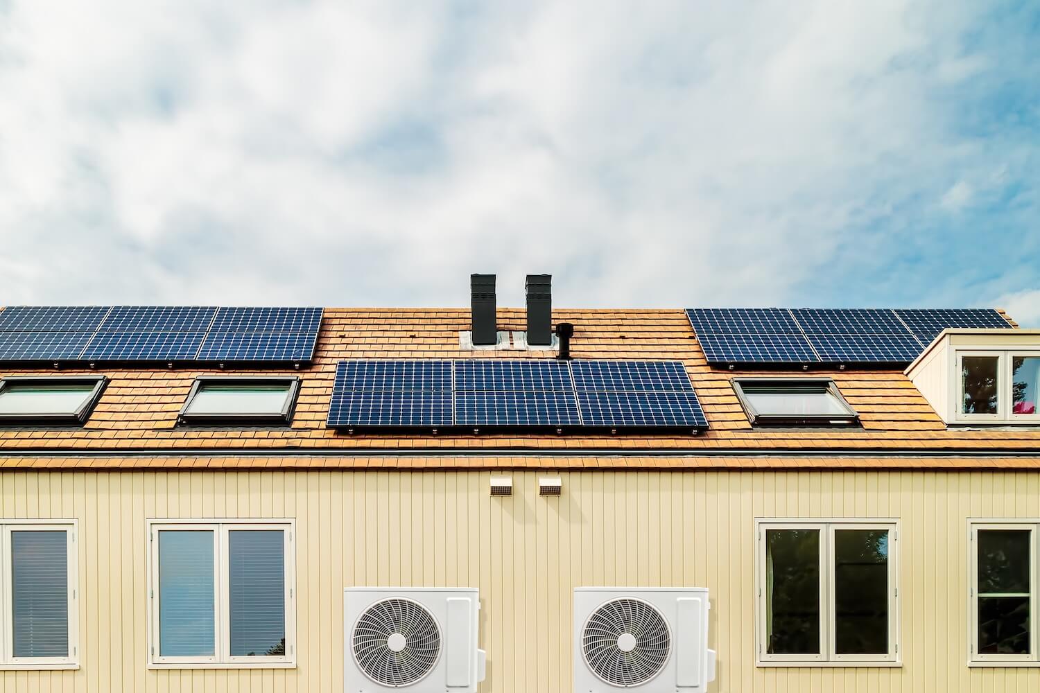 Hybridheizung Gas & Wärmepumpe: Kombination aus Wärmepumpe und PV-Anlage
