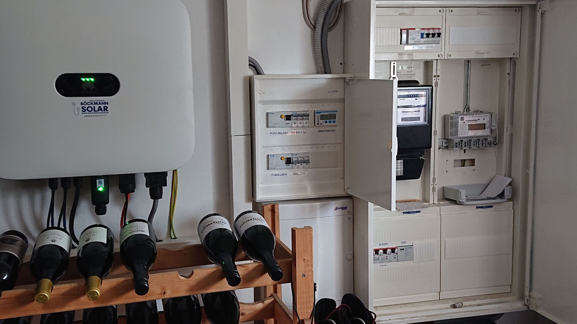 Foto eines Zählerschranks mit Smart Meter.