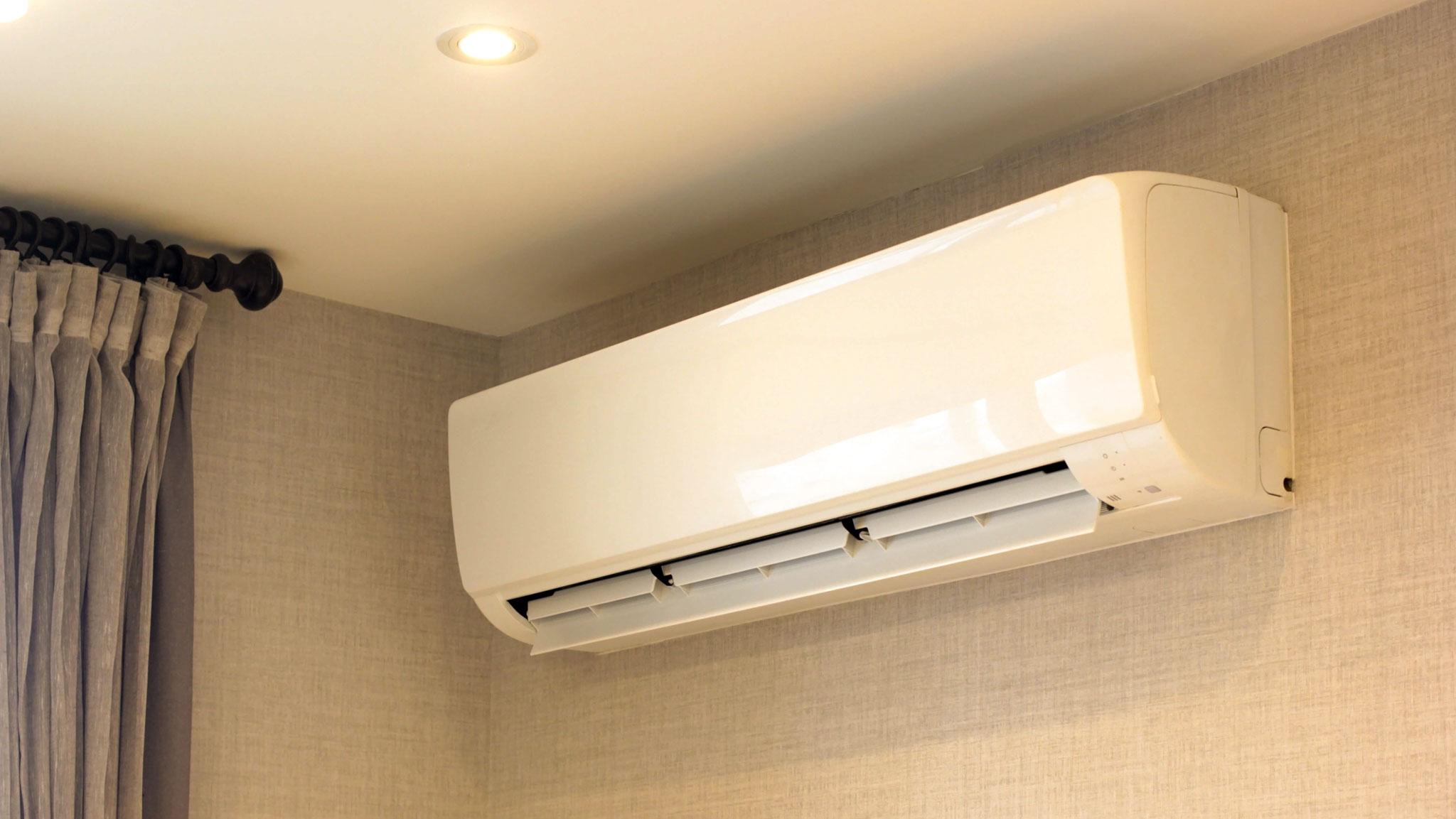 Gebläsekonvektor an der Wand